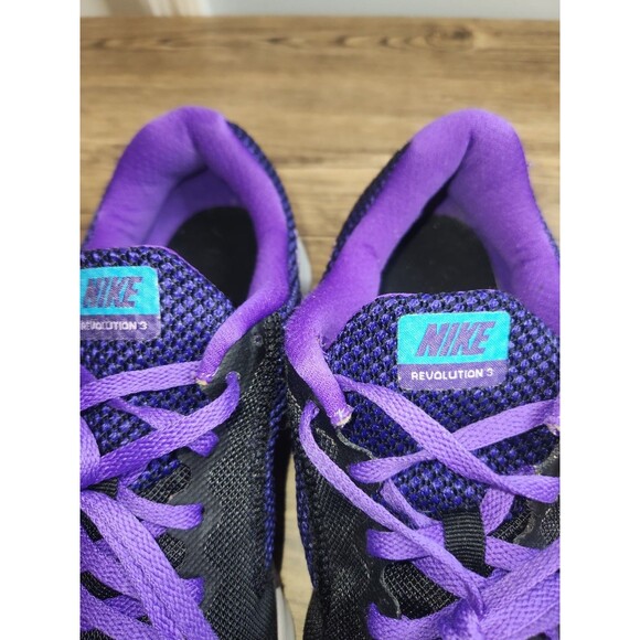 Nike Women's Revolution 3 Running Shoes. Black/Purple; Size US 11 - Picture 15 of 16
